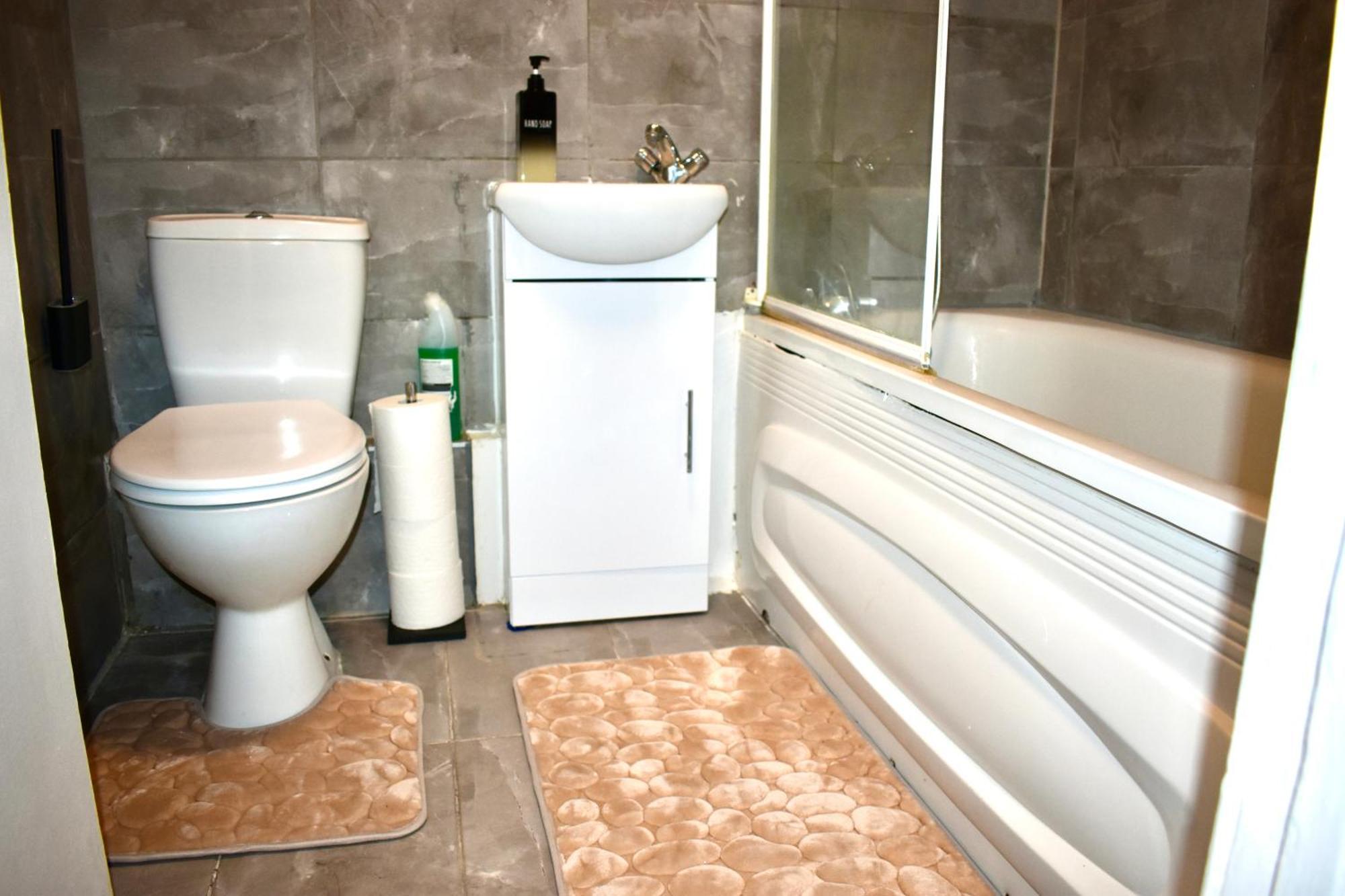 Luxury 2 Bedroom Apartment, Parking, Few Minutes Walk From Wembley Stadium Лондон Екстериор снимка