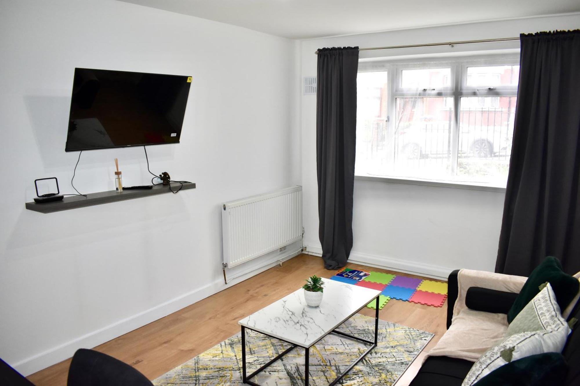 Luxury 2 Bedroom Apartment, Parking, Few Minutes Walk From Wembley Stadium Лондон Екстериор снимка