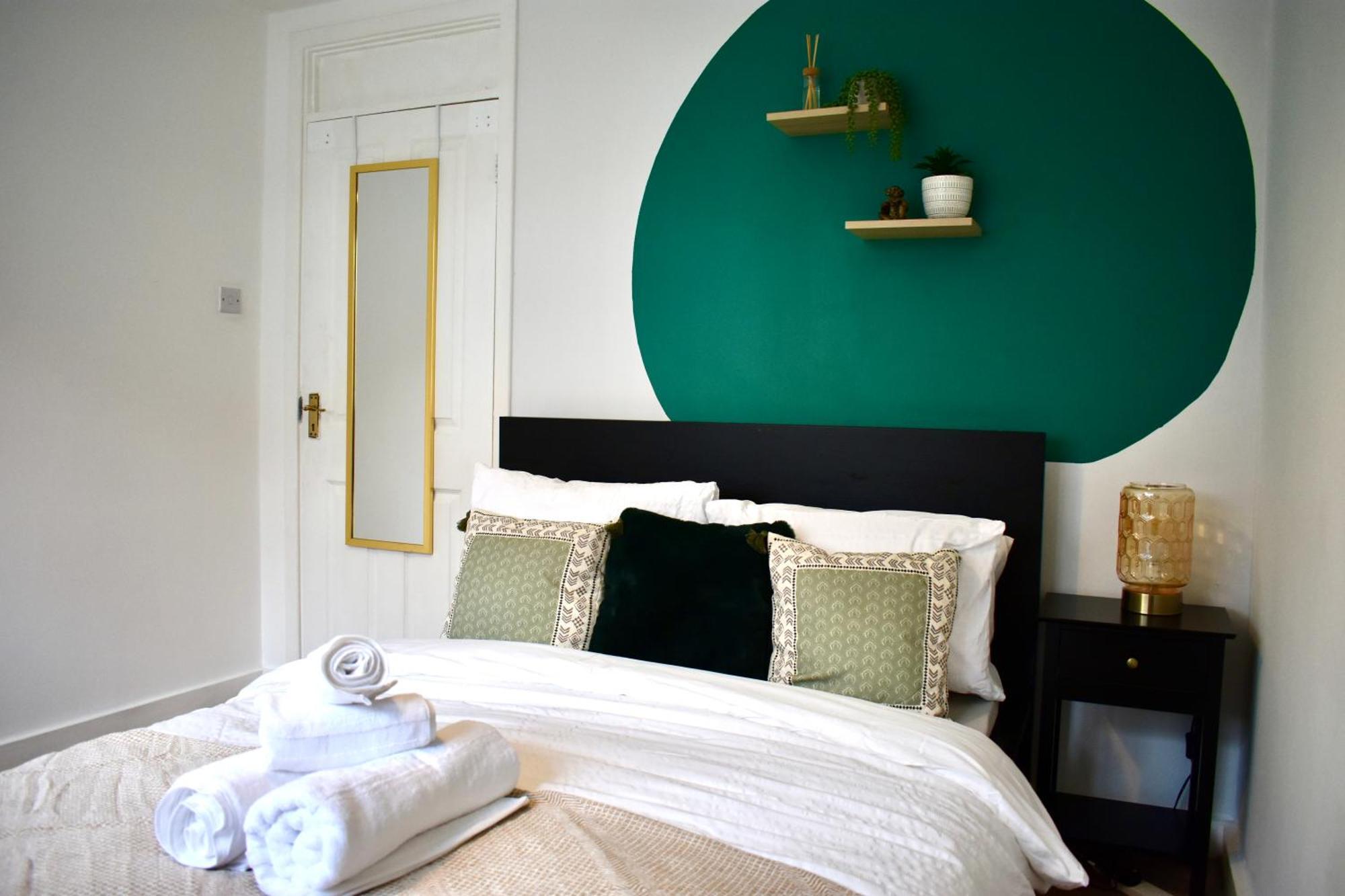 Luxury 2 Bedroom Apartment, Parking, Few Minutes Walk From Wembley Stadium Лондон Екстериор снимка