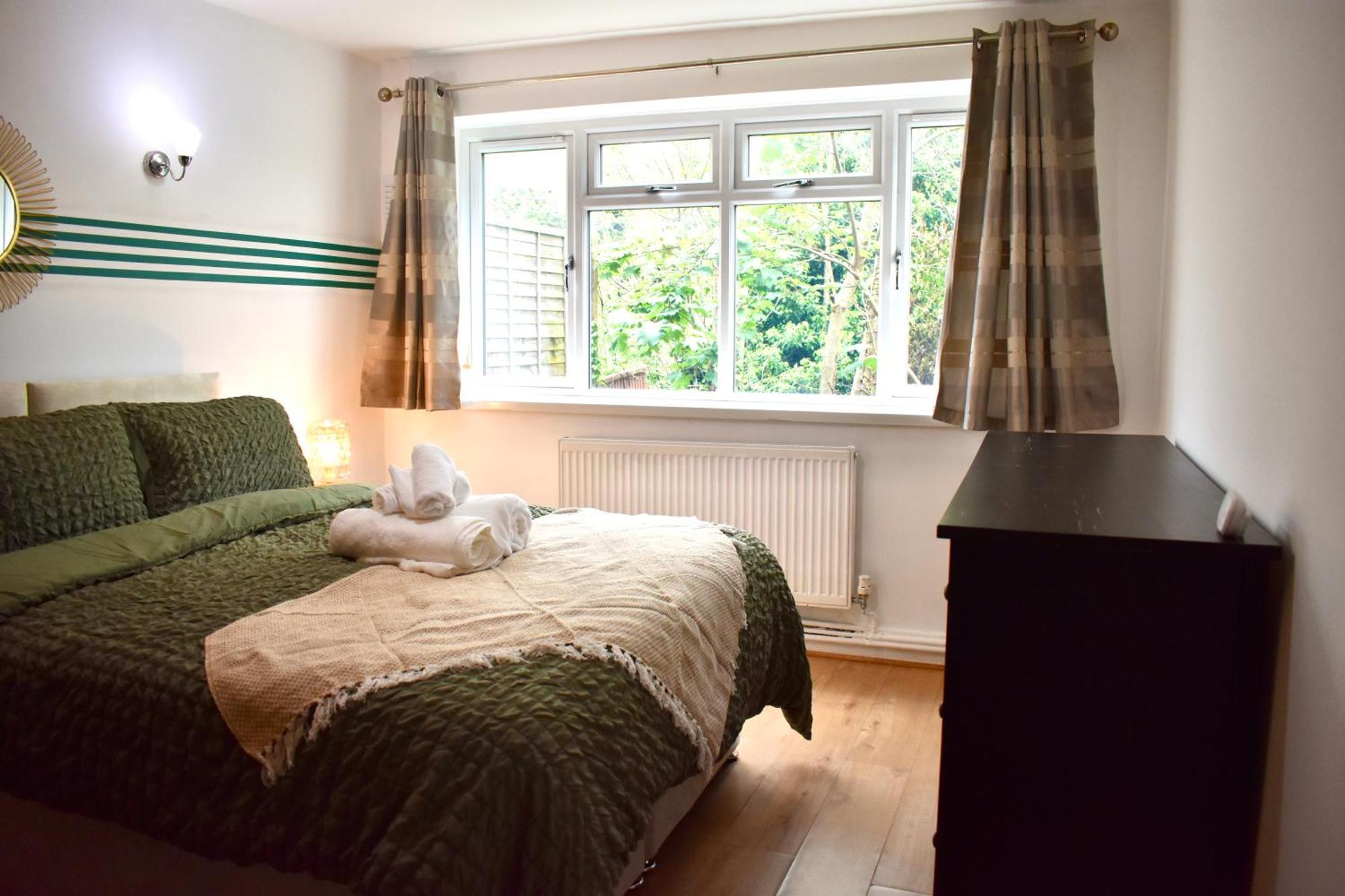 Luxury 2 Bedroom Apartment, Parking, Few Minutes Walk From Wembley Stadium Лондон Екстериор снимка
