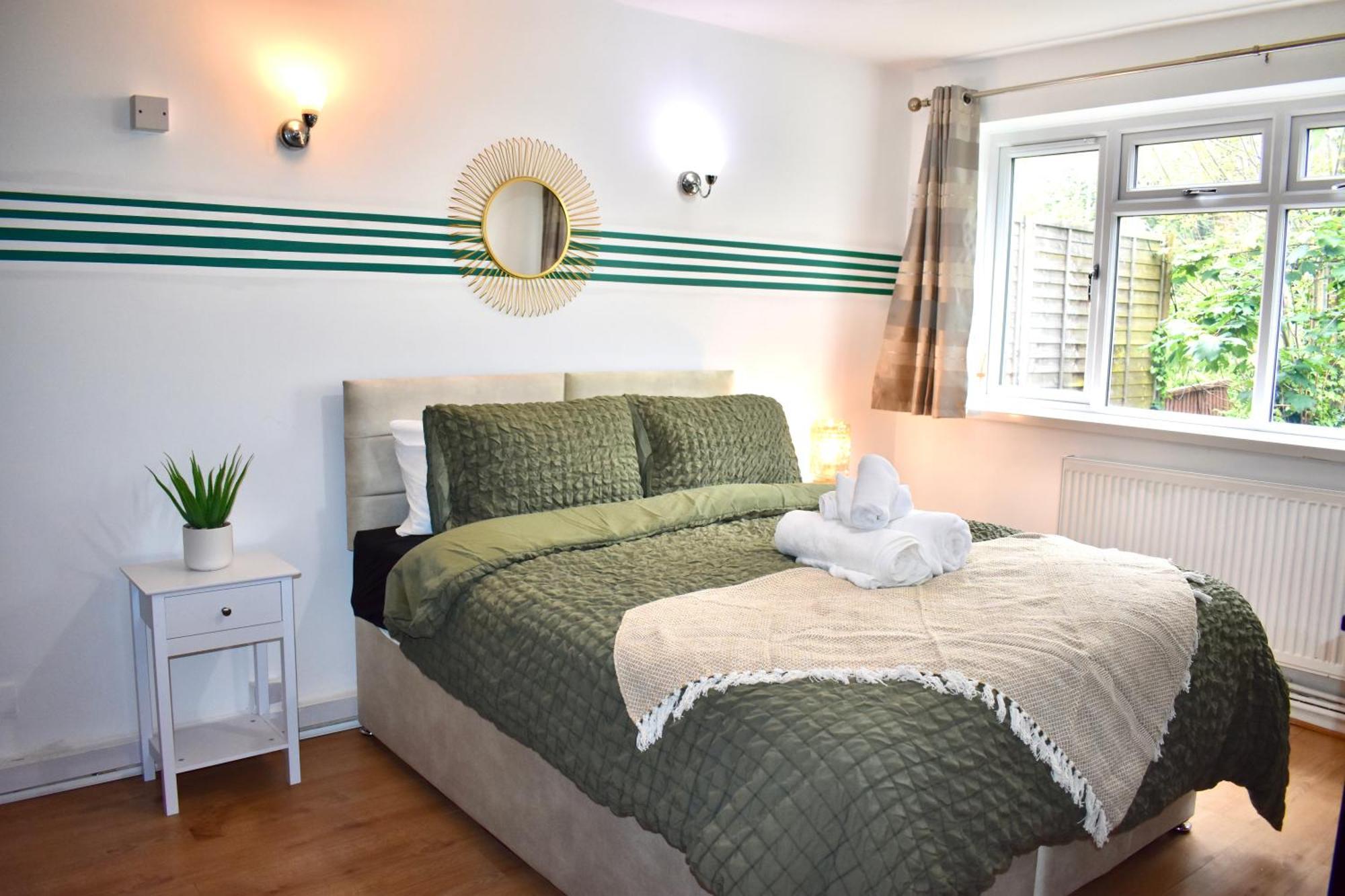 Luxury 2 Bedroom Apartment, Parking, Few Minutes Walk From Wembley Stadium Лондон Екстериор снимка